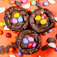 Load image into Gallery viewer, Smarties Egg Brookie Cup